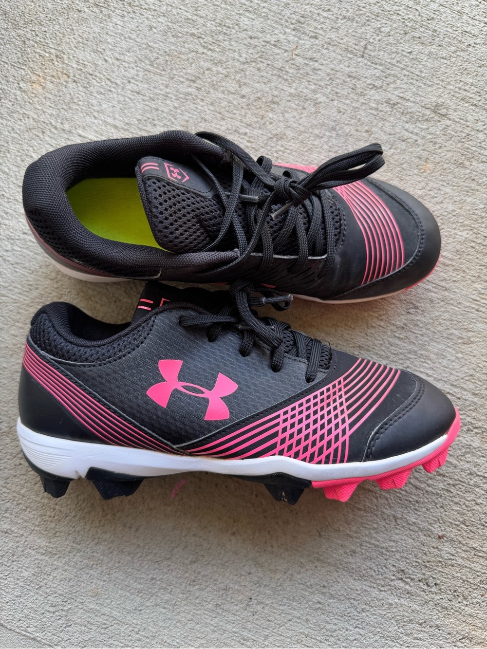 Under Armour Women's Glyde RM 'Black Cerise' softball cleats Size 6